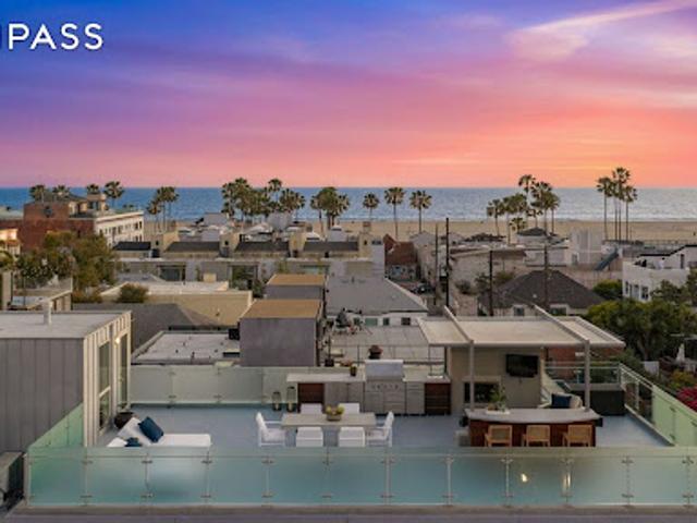 House for sale in Canoga Park, California