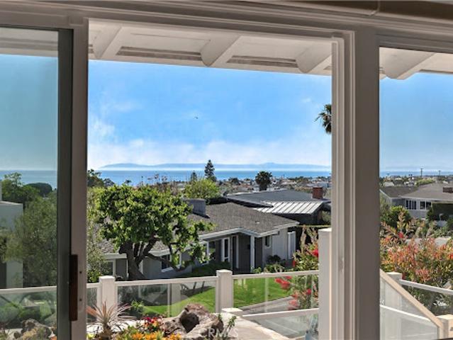 House for sale in Corona Del Mar, California