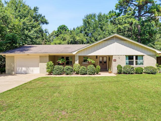 House for sale in Diamondhead, Mississippi