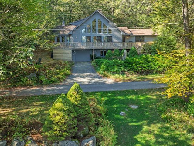 House for sale in Raymond, Maine