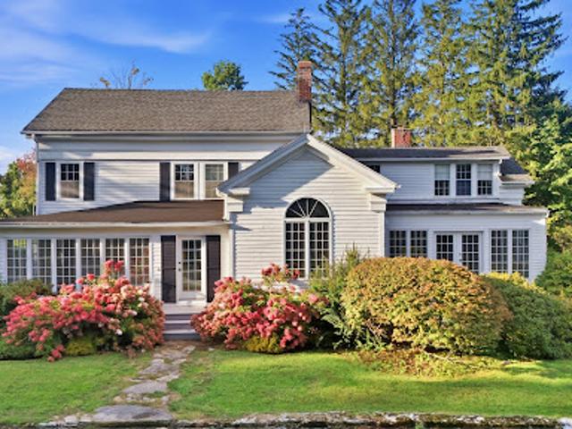 House for sale in Richmond, Berkshire County