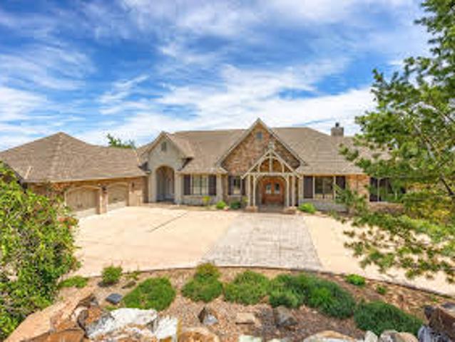 House for sale in Eagle Point