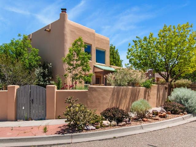 House for sale in Santa Fe, New Mexico