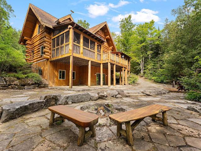 House for sale in Ontario