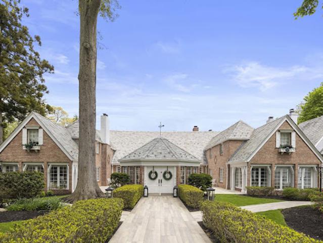 House for sale in Saint James