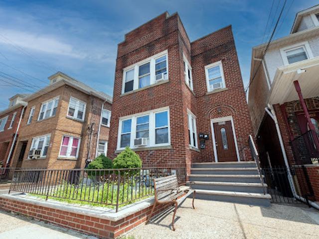 House for sale in Hudson, New Jersey