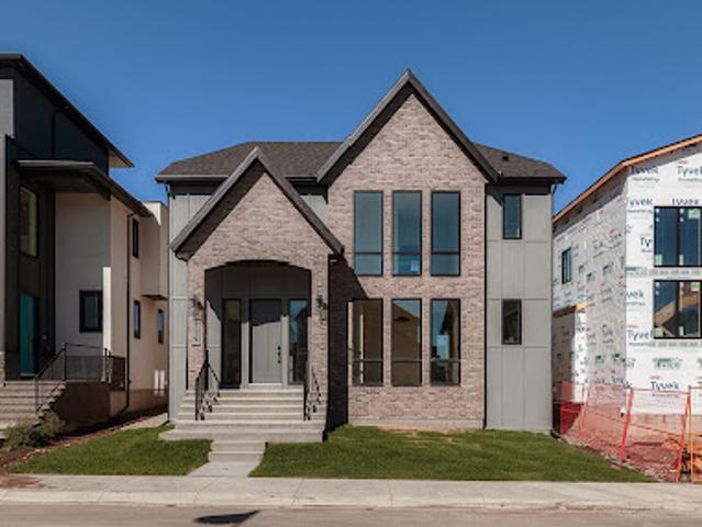 House for sale in Calgary, Northwest