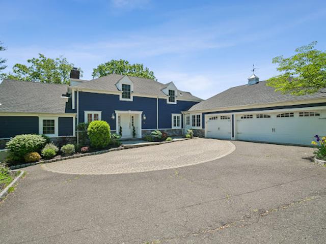 House for sale in Mountainside, New Jersey