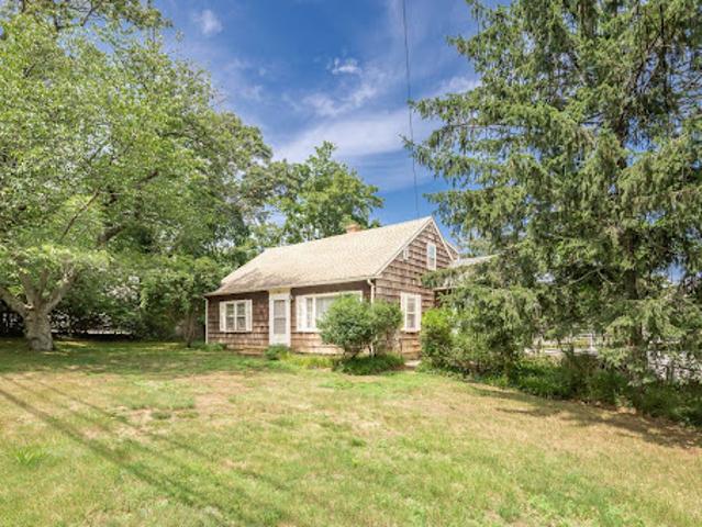 House for sale in Wainscott, New York