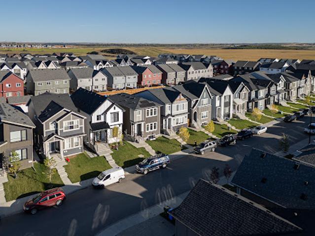House for sale in Calgary, Northwest