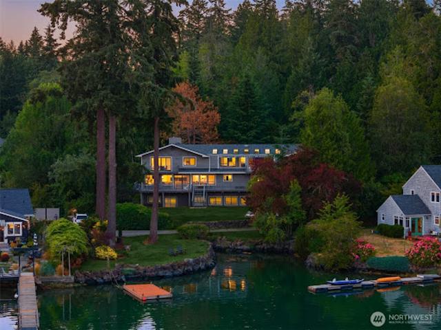 House for sale in Bainbridge Island, Washington