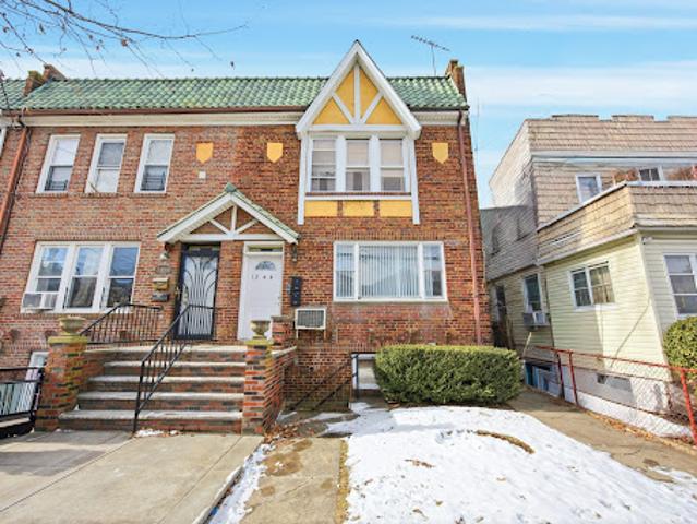 House for sale in Arverne, New York