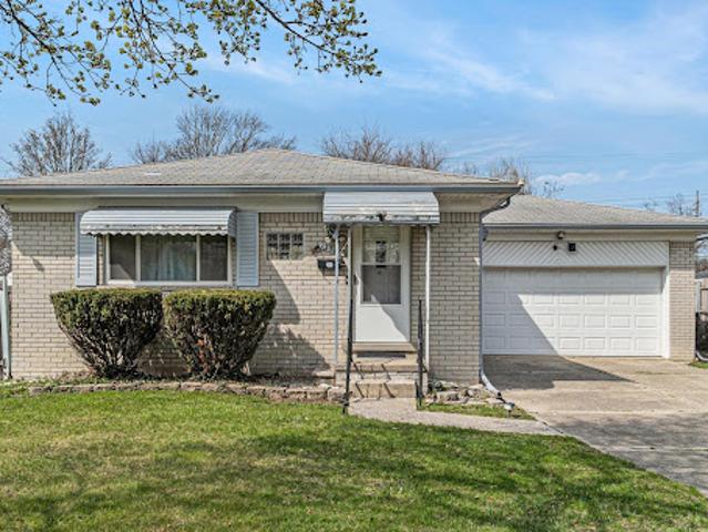 House for sale in Warren