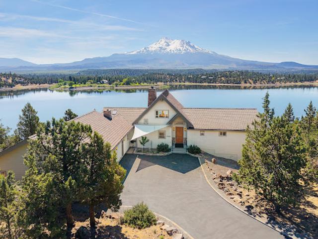 House for sale in Weed, California