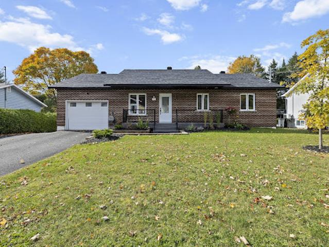 House for sale in Saint-Sauveur, Laurentides