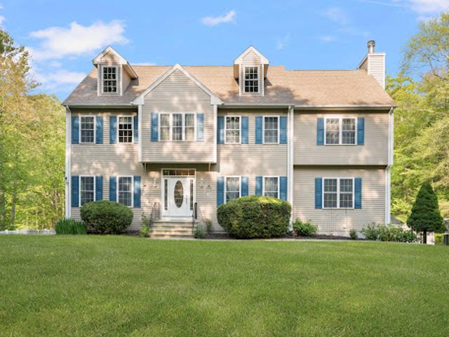 House for sale in Oakland, Rhode Island