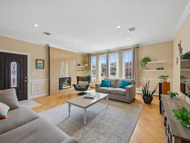 House for sale in Fort Lee, New Jersey