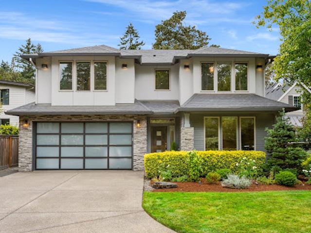 House for sale in Lake Oswego, Clackamas County