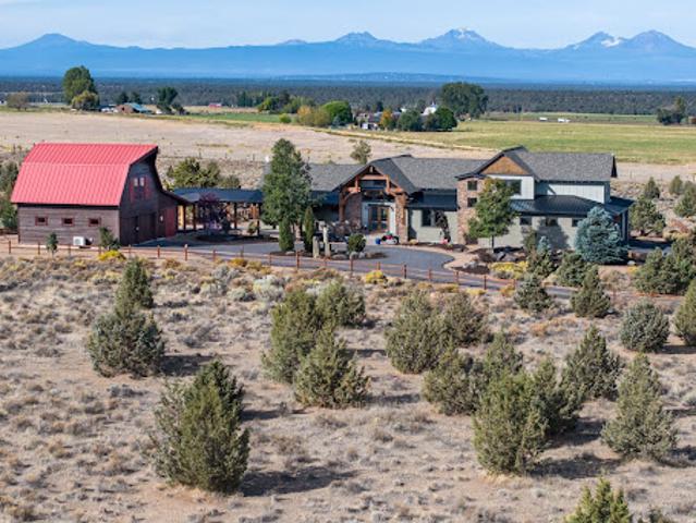 House for sale in Powell Butte, Crook County