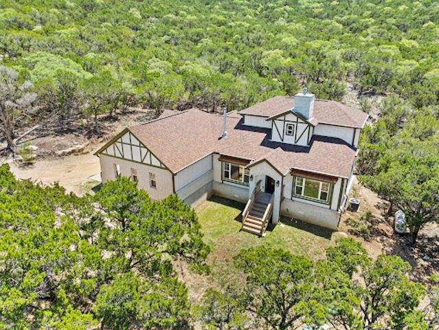 House for sale in Pipe Creek, Texas