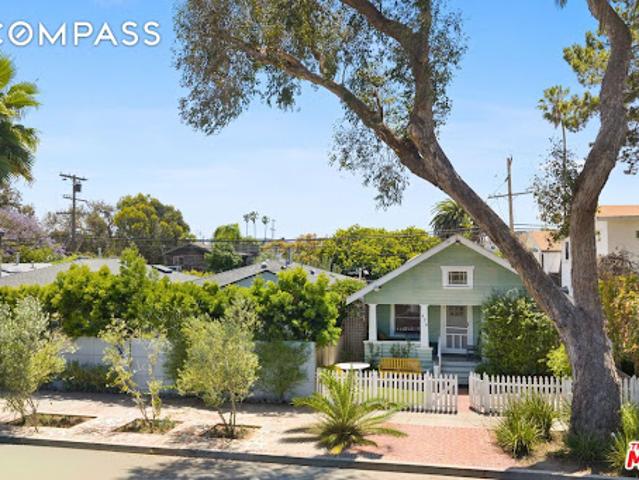 House for sale in Canoga Park, California