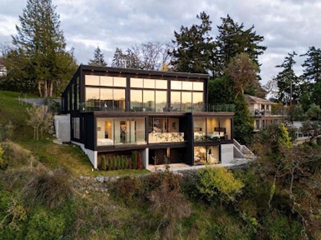 House for sale in Saanich, British Columbia