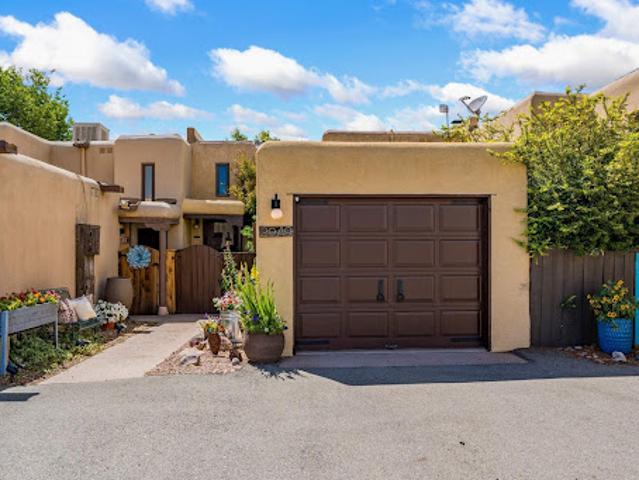 House for sale in Santa Fe, New Mexico