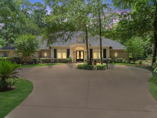 House for sale in Conroe