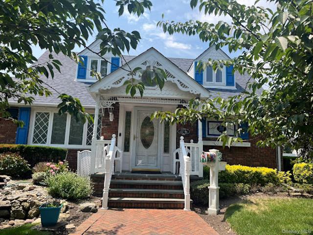 House for sale in Queens, Arverne