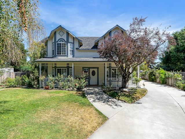 House for sale in Los Alamos, California