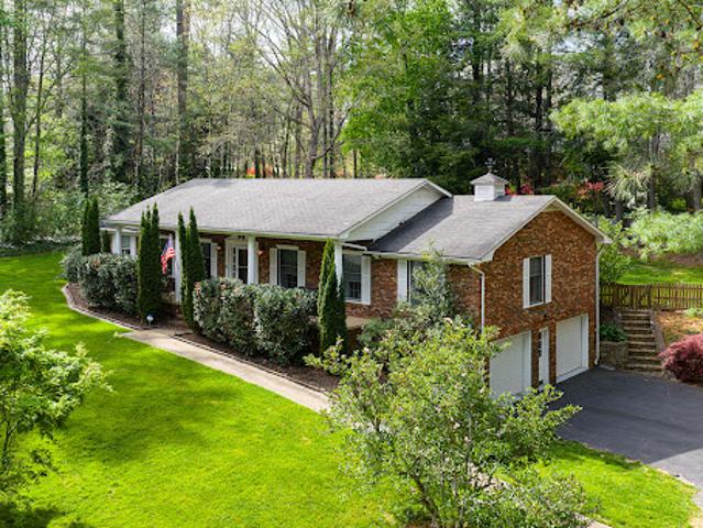 House for sale in Hendersonville, North Carolina