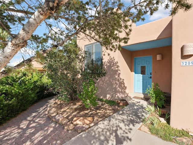 House for sale in Santa Fe, New Mexico
