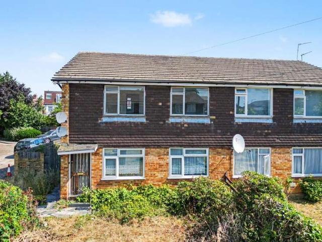 Maisonette for sale in Lower Edmonton, Greater London