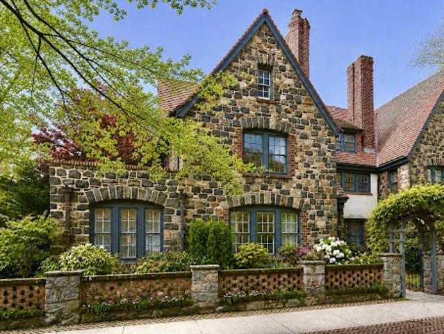 House for sale in Queens, Arverne