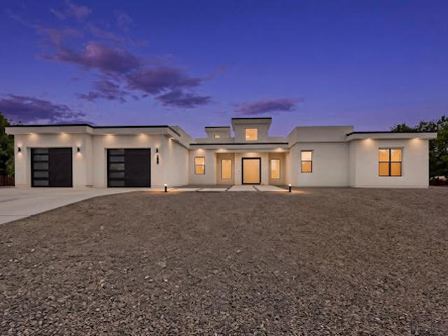 House for sale in Los Lunas, Valencia County