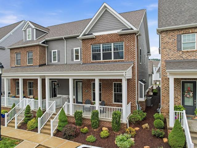 House for sale in Oakmont, Pennsylvania