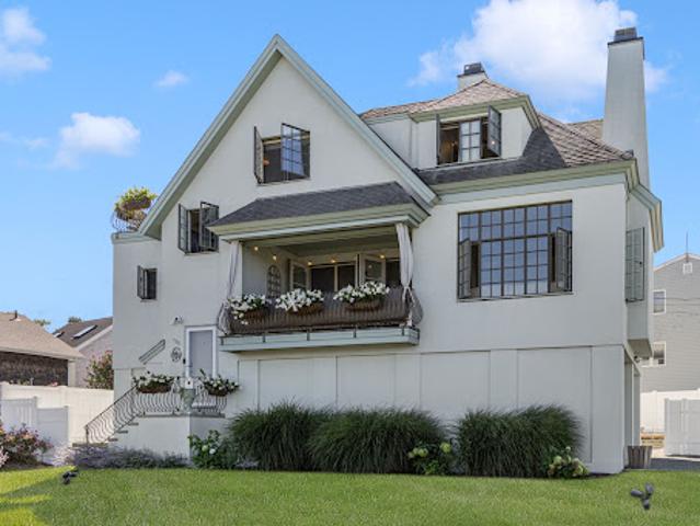 House for sale in Portsmouth, Rhode Island