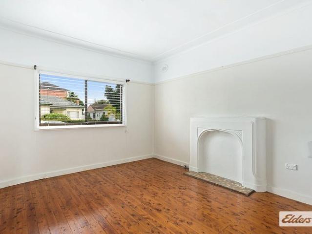 House for rent in Wollongong West, New South Wales