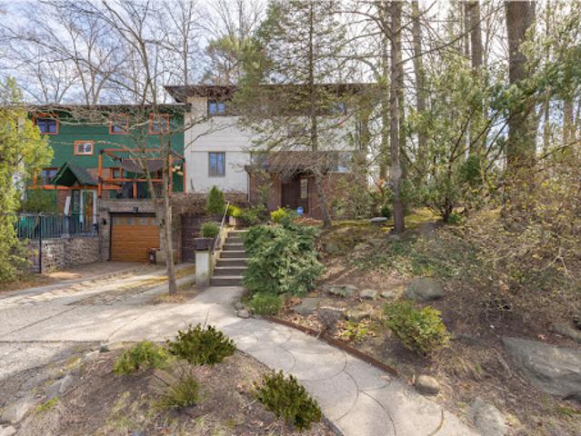 House for sale in The Bronx, Arverne