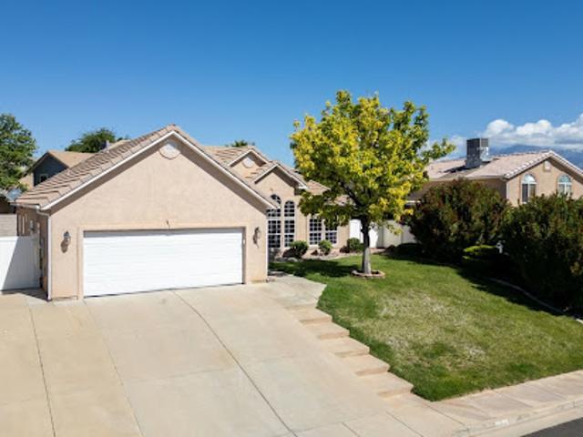 House for sale in Saint George, Utah