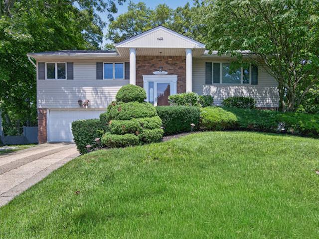 House for sale in Huntington, New York