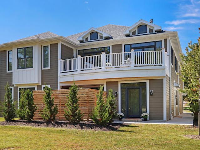 House for sale in Fontana, Wisconsin