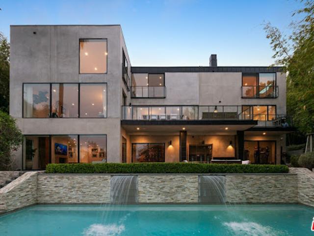 House for sale in Canoga Park, California