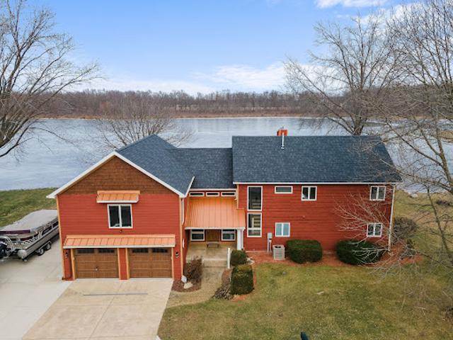 House for sale in Wolcottville, Indiana