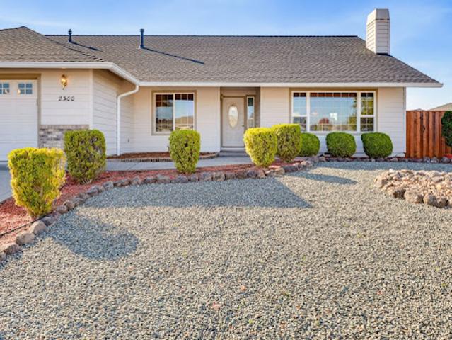 House for sale in Central Point, Jackson County