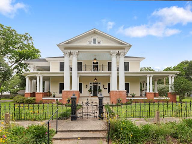 House for sale in Eagle Lake, Texas