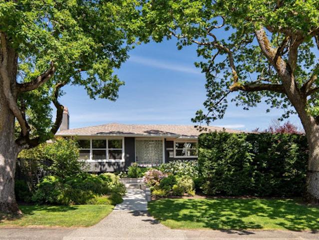 House for sale in Oak Bay, Capital Regional District
