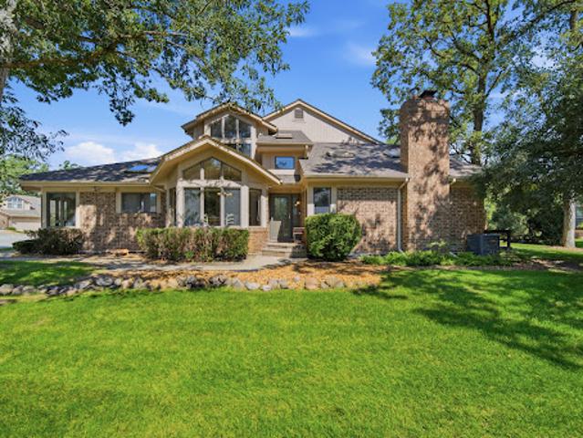 House for sale in Olympia Fields, Illinois