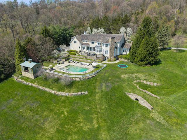 House for sale in Far Hills, New Jersey