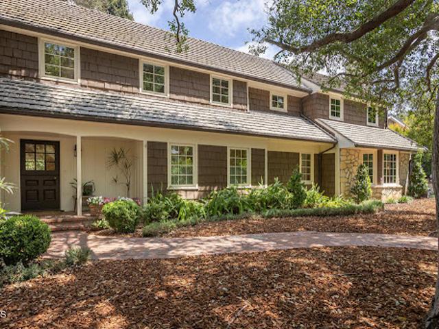 House for sale in La Canada Flintridge, California